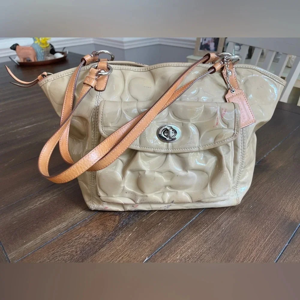 Coach signature logo tote bag